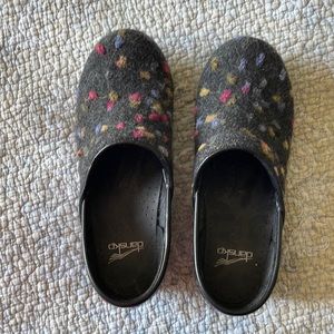 Dansko clogs size 39 Barely worn!
